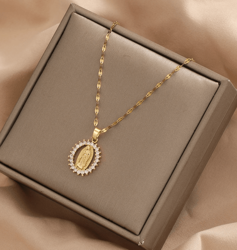 Colar Feminino Virgem Maria Cravejado Imperial ® [Banhado a Ouro 18k] - Kamuui ®